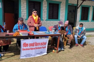 श्री ज्ञानाेदय र श्री जनप्रिय आधारभूत विध्यालायमा शैक्षिक सामाग्री तथा कपडा वितरण I